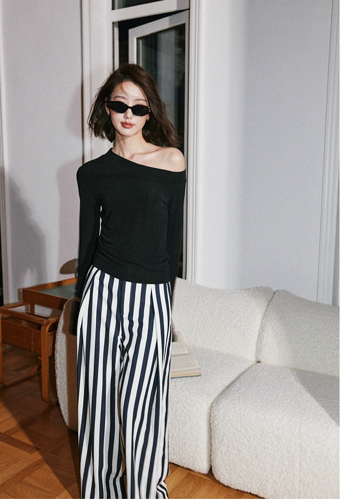 Slim Off-Shoulder Rib Knit Top / スリムオフショルダーリブニット
