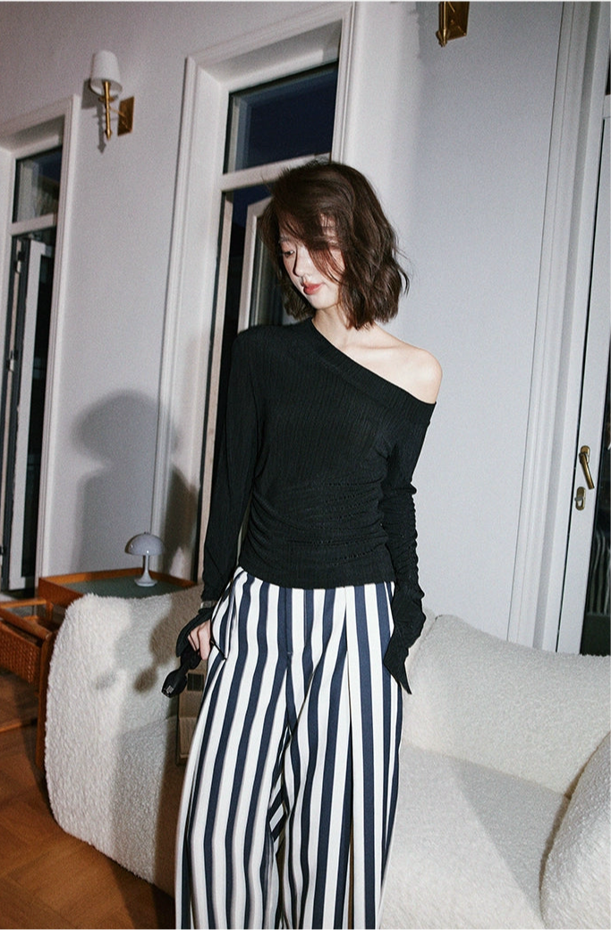 Slim Off-Shoulder Rib Knit Top / スリムオフショルダーリブニット