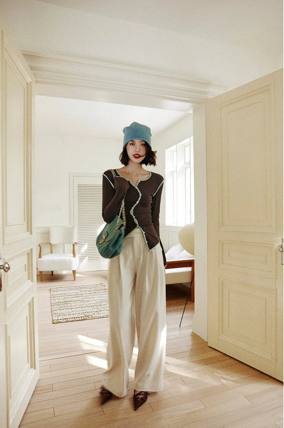 Asymmetric Contrast Trim Top / アシンメトリートリムトップ