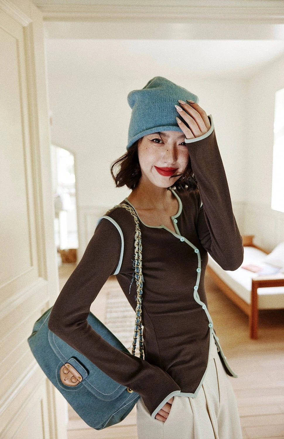 Asymmetric Contrast Trim Top / アシンメトリートリムトップ